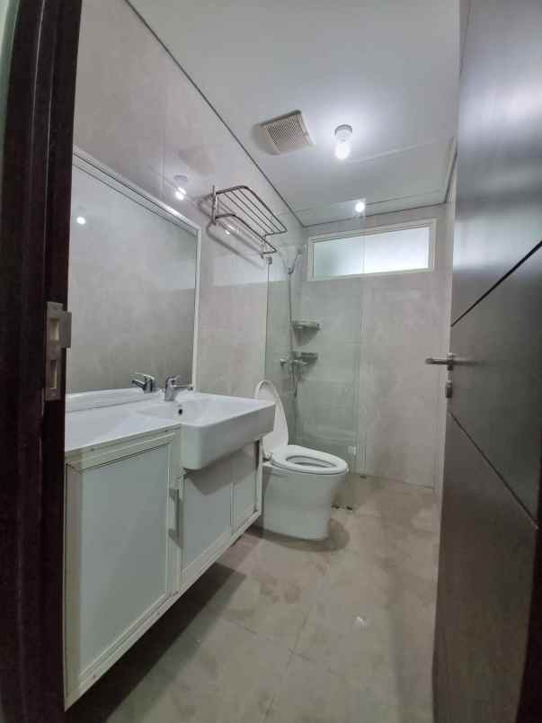 dijual apartemen jagir wonokromo 100
