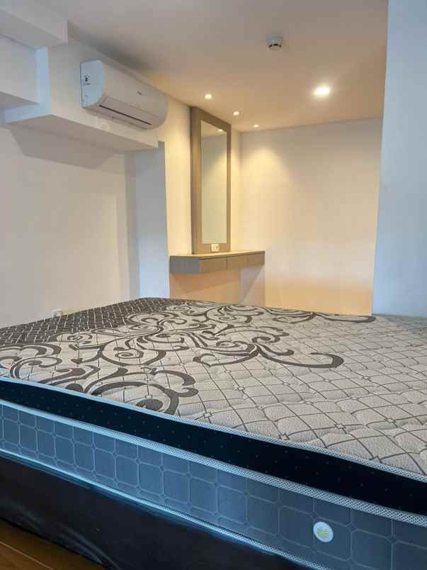 dijual apartemen kingland avenue serpong