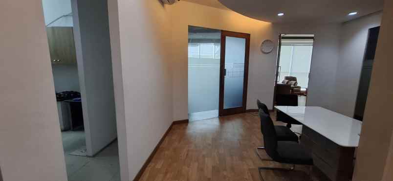 dijual cepat gedung perkantoran 3 lantai siap pake