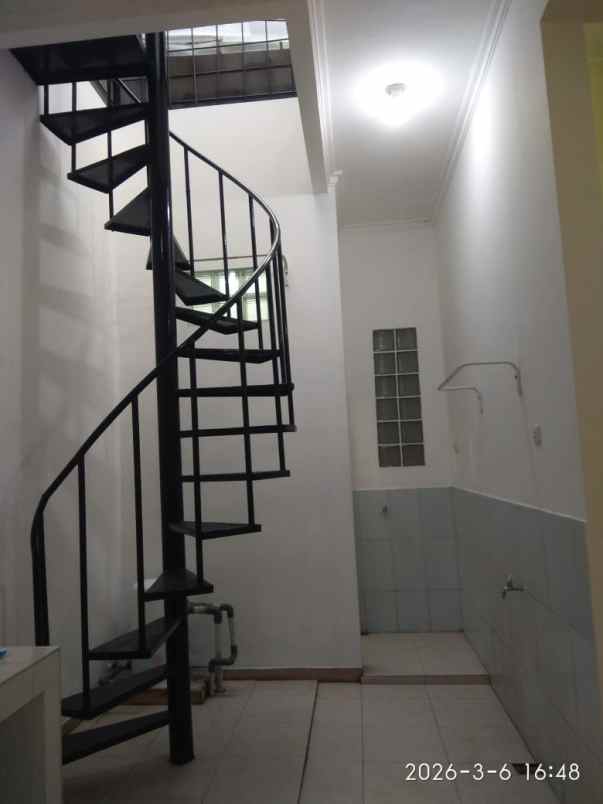 dijual cepat rumah di taman galaxy bekasi