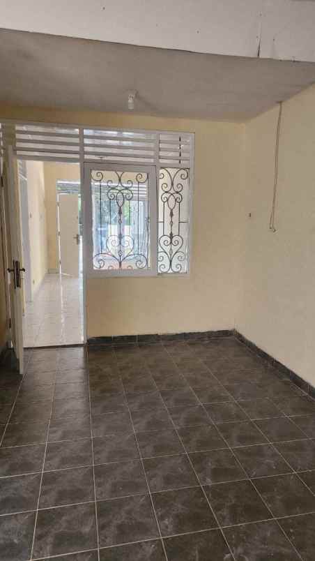 dijual cepat rumah siap huni metland transyogi cibubur