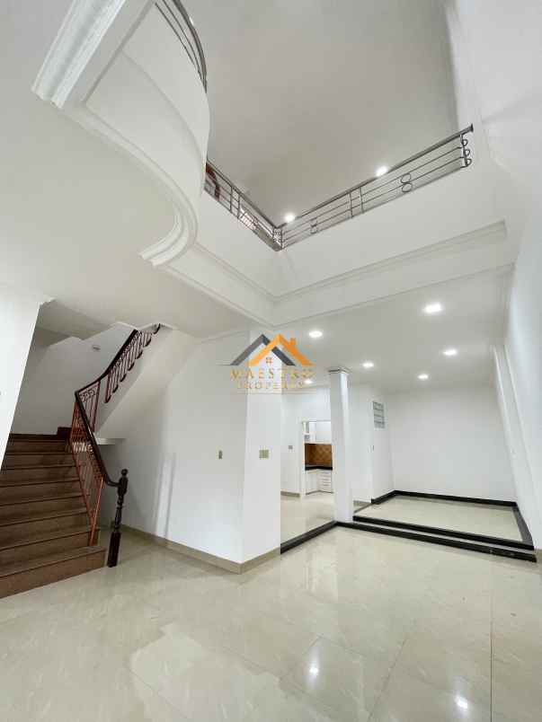 dijual disewakan rumah komplek cemara hijau jl metal