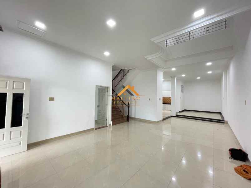 dijual disewakan rumah komplek cemara hijau jl metal
