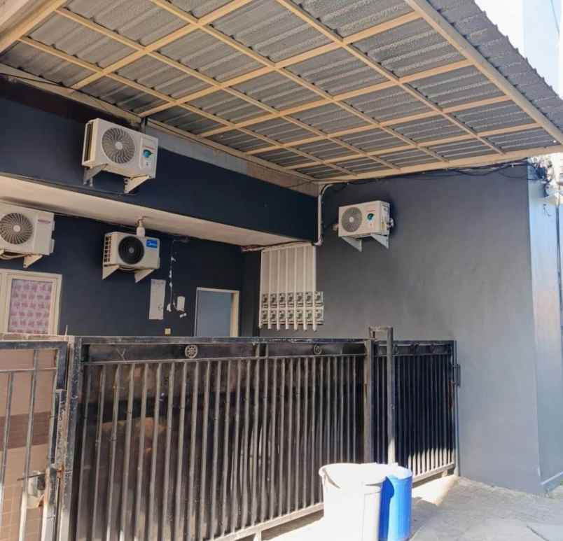 dijual kost siwalankerto kec wonocolo