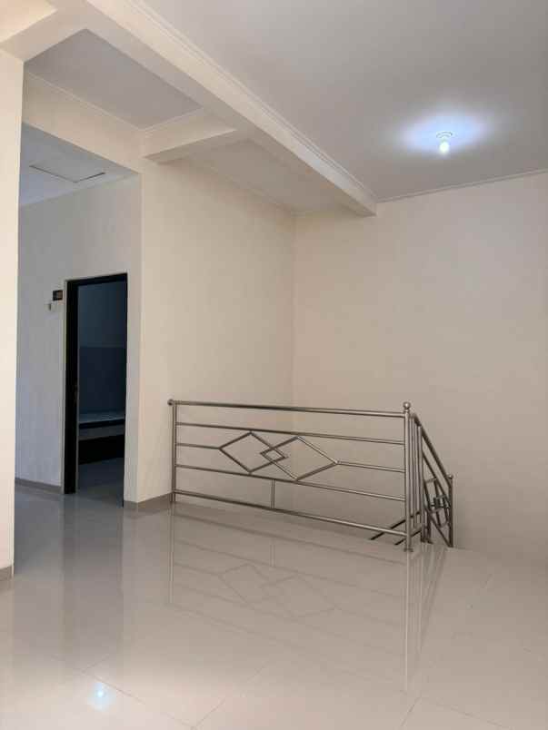 dijual kost soekarno hatta suhat kota