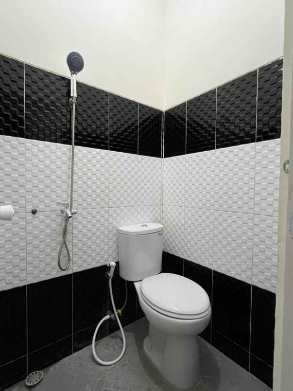 dijual kost soekarno hatta suhat kota