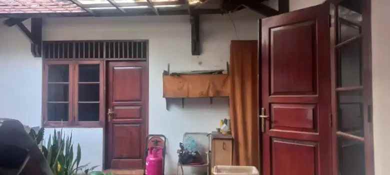 dijual murah rumah bangunan lama lokasi kebayoran lama