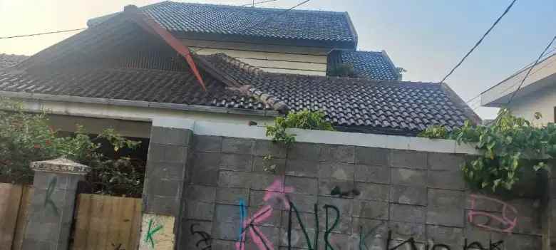 dijual murah rumah bangunan lama lokasi kebayoran lama