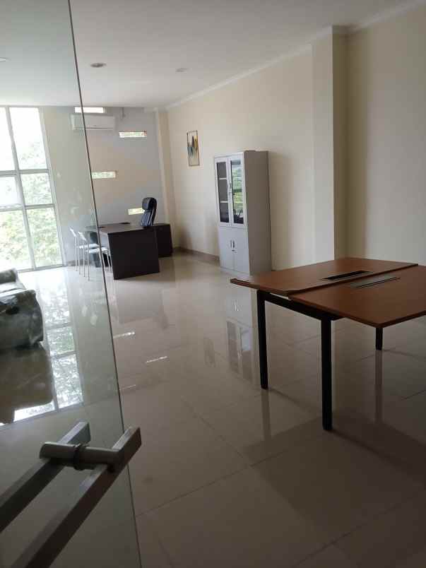 dijual ruko 3 lantai di kawasan depok cinere