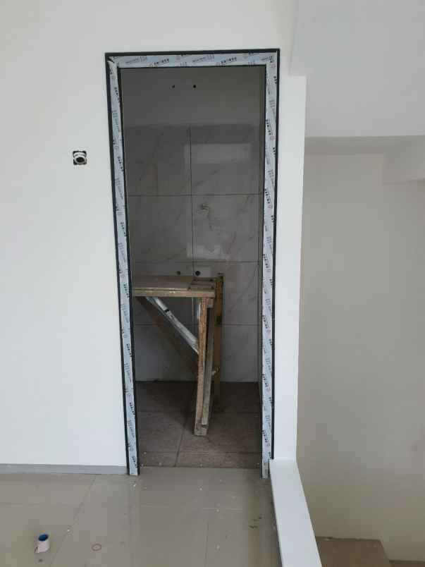 dijual ruko baru di jagakarsa lokasi strategis