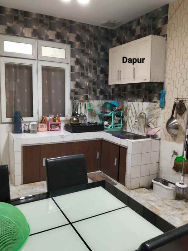 dijual rumah 1500000000