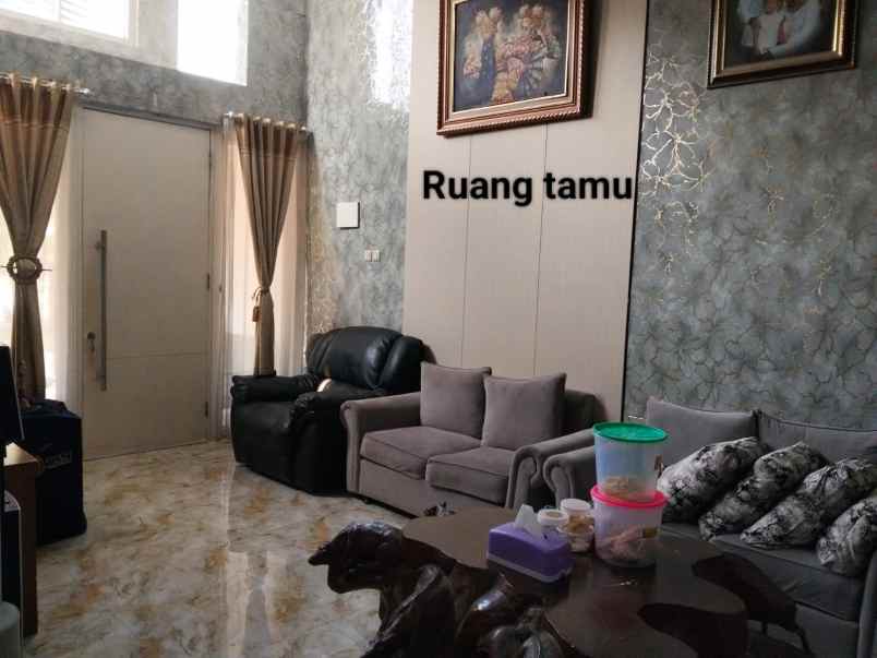 dijual rumah 1500000000