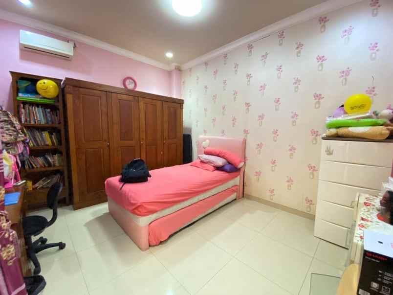 dijual rumah 2 lantai gading ketabang sby pusat nego