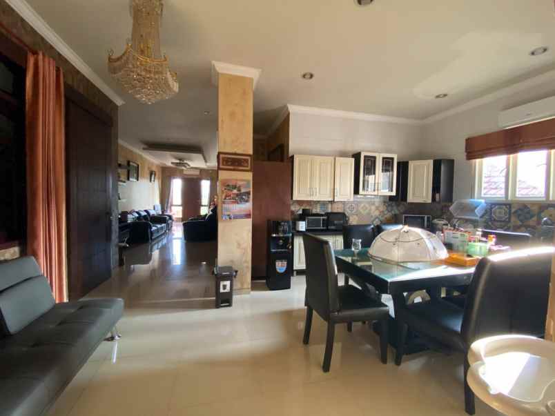 dijual rumah 2 lantai gading ketabang sby pusat nego