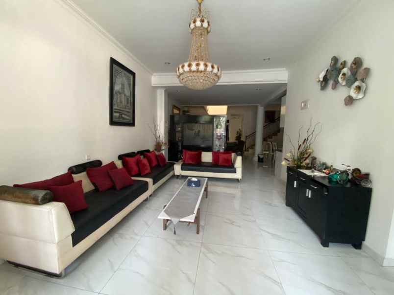dijual rumah 2 lantai gading ketabang sby pusat nego
