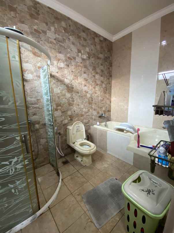 dijual rumah 2 lantai gading ketabang sby pusat nego