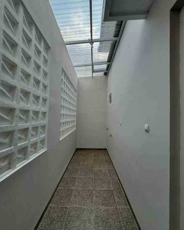 dijual rumah 2 lantai siap huni di godean sleman