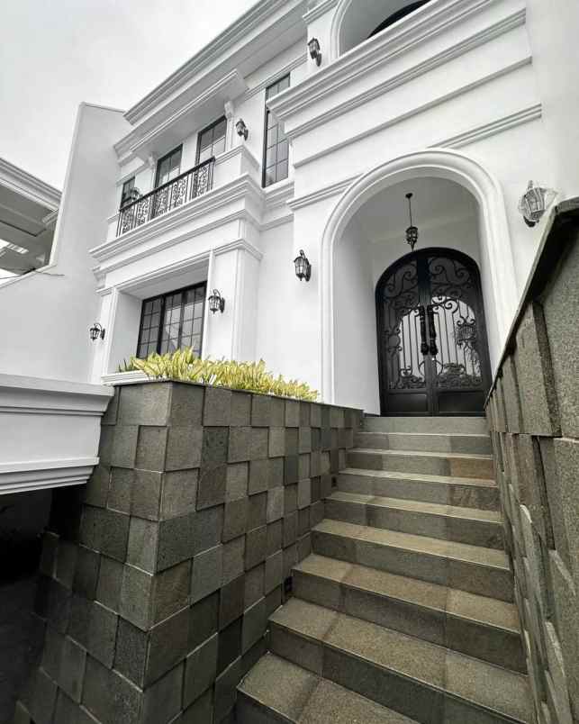 dijual rumah adhiyaksa lebak bulus