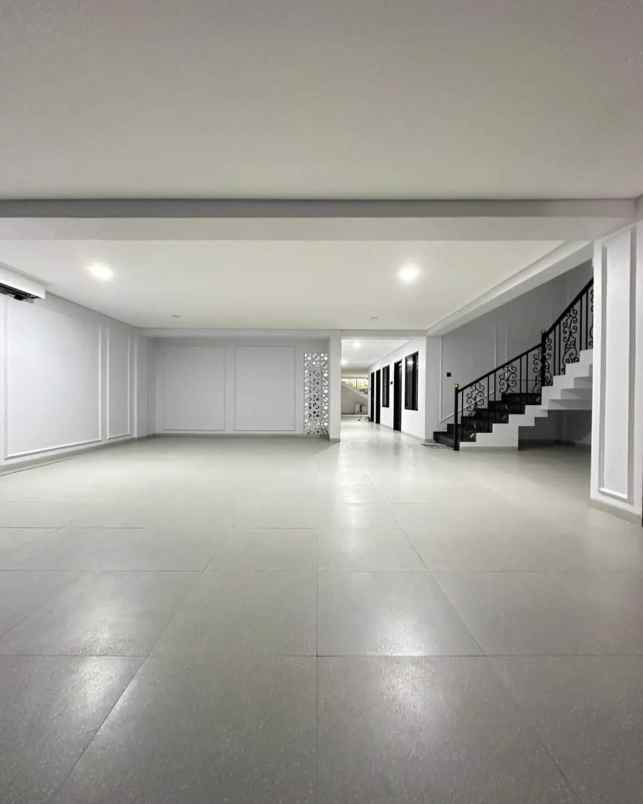 dijual rumah adhiyaksa lebak bulus