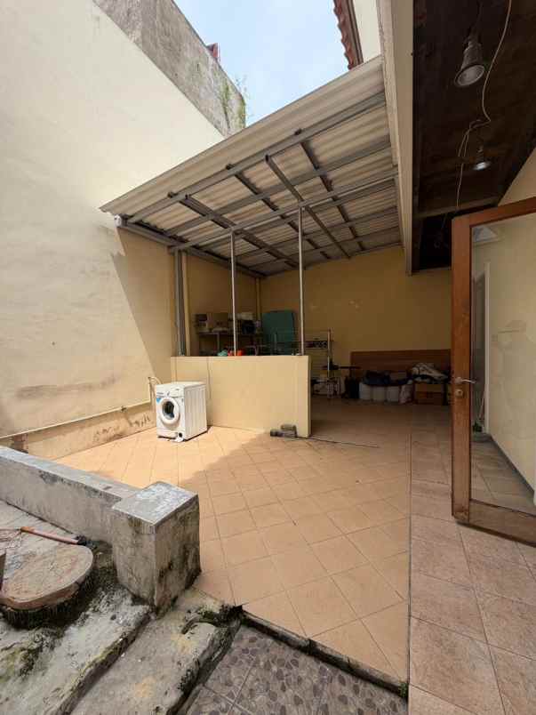 dijual rumah araya 1