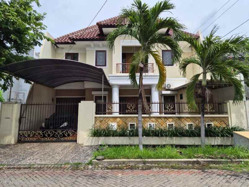 dijual rumah araya 1