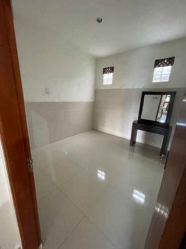 dijual rumah area taman cibaduyut