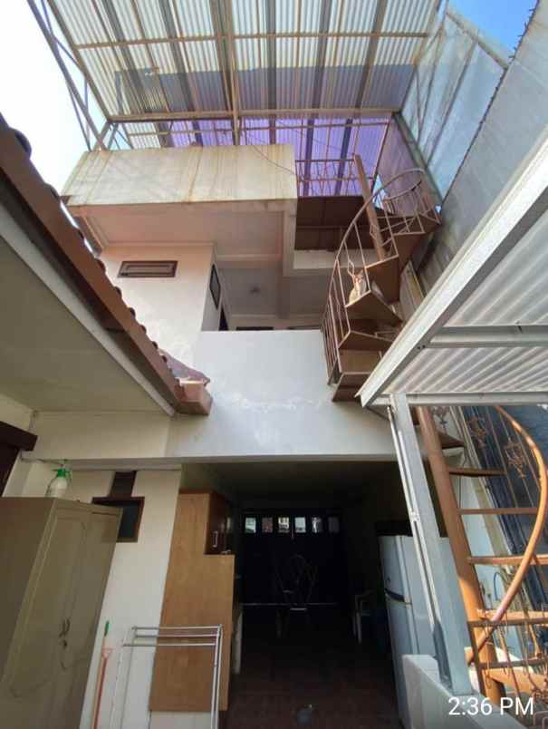 dijual rumah aria graha regency