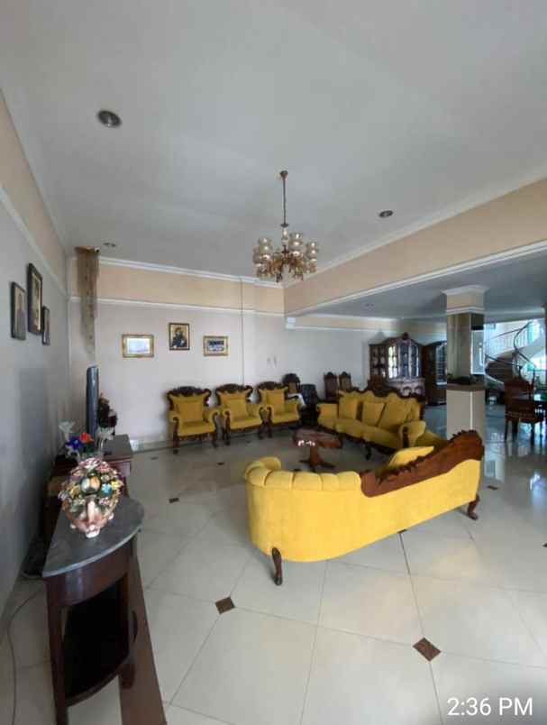 dijual rumah aria graha regency