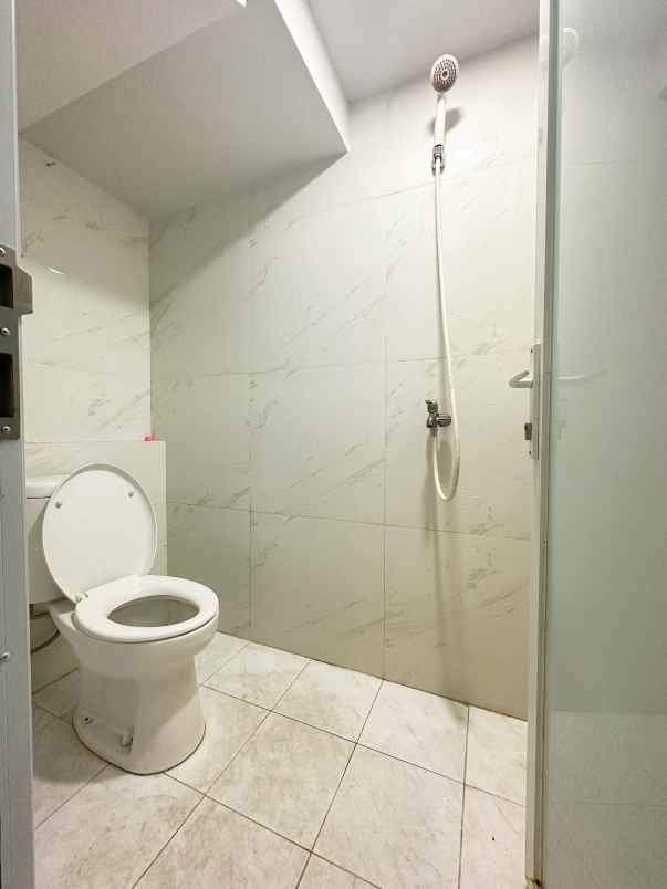 dijual rumah bambu apus