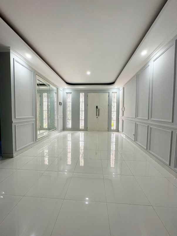 dijual rumah bambu apus
