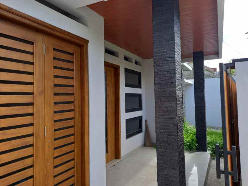 dijual rumah banyuanyar banjarsari surakarta