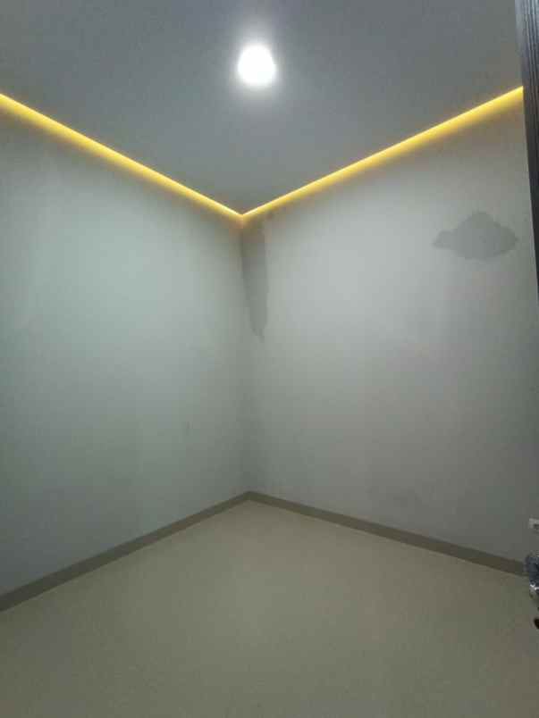 dijual rumah baru bebas banjir di parung serab ciledug