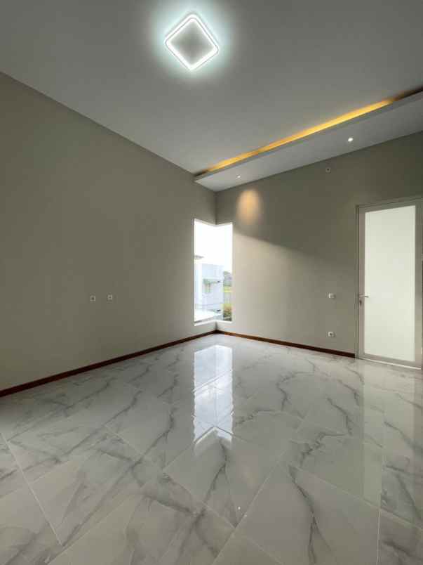 dijual rumah baturan trihanggo gamping