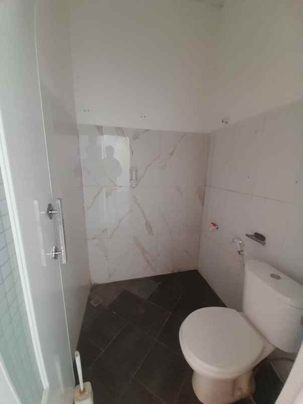 dijual rumah bedahan sawangan depok
