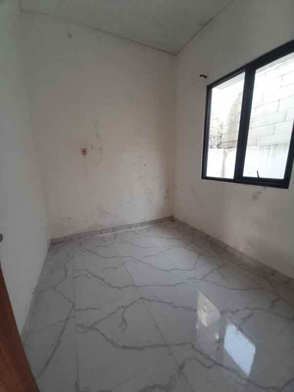 dijual rumah bedahan sawangan depok