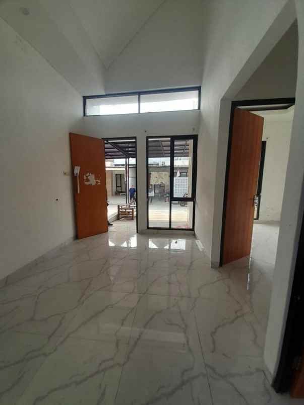 dijual rumah bedahan sawangan depok