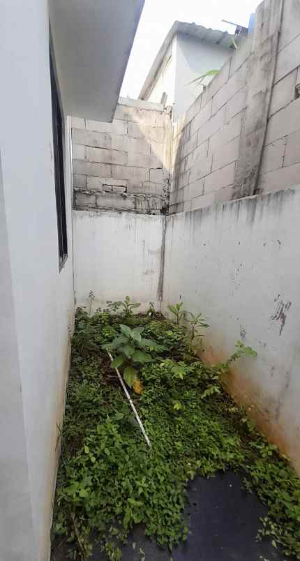 dijual rumah bedahan sawangan depok