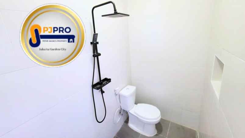 dijual rumah boulevard hijau