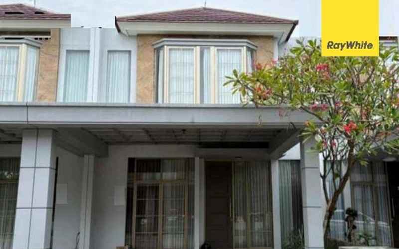 dijual rumah brisbane grand pakuwon