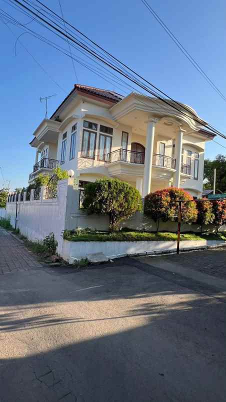 dijual rumah bulusan selatan