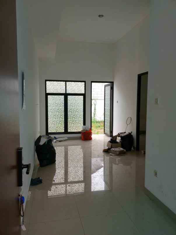 dijual rumah caringin bogor