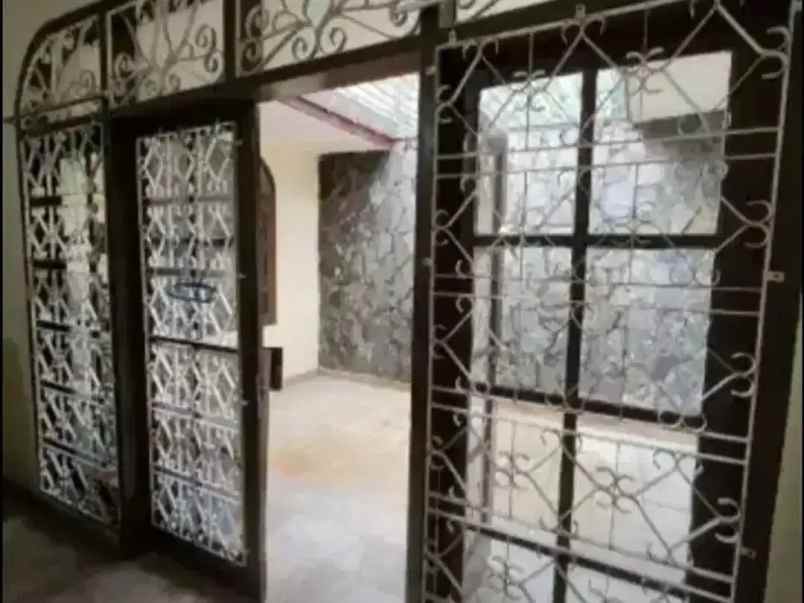 dijual rumah cempaka putih