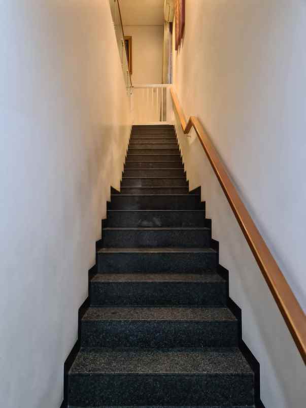 dijual rumah cempaka putih timur