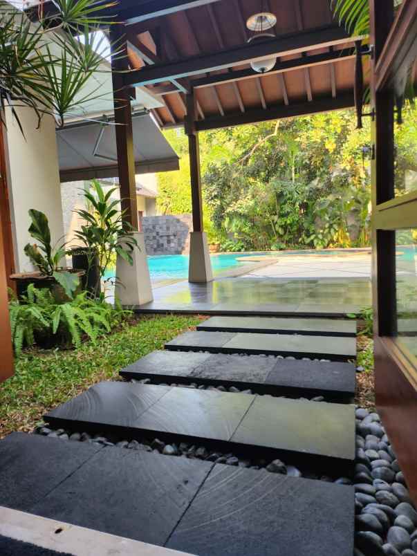 dijual rumah cilandak barat