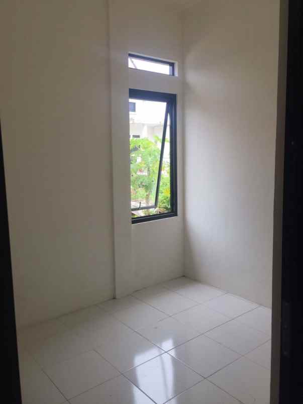 dijual rumah cilebut