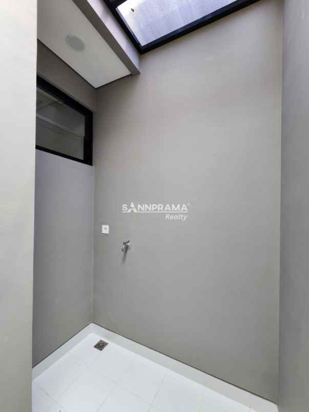 dijual rumah cilenggang