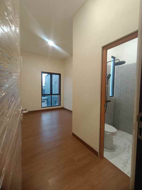 dijual rumah cimanggis depok