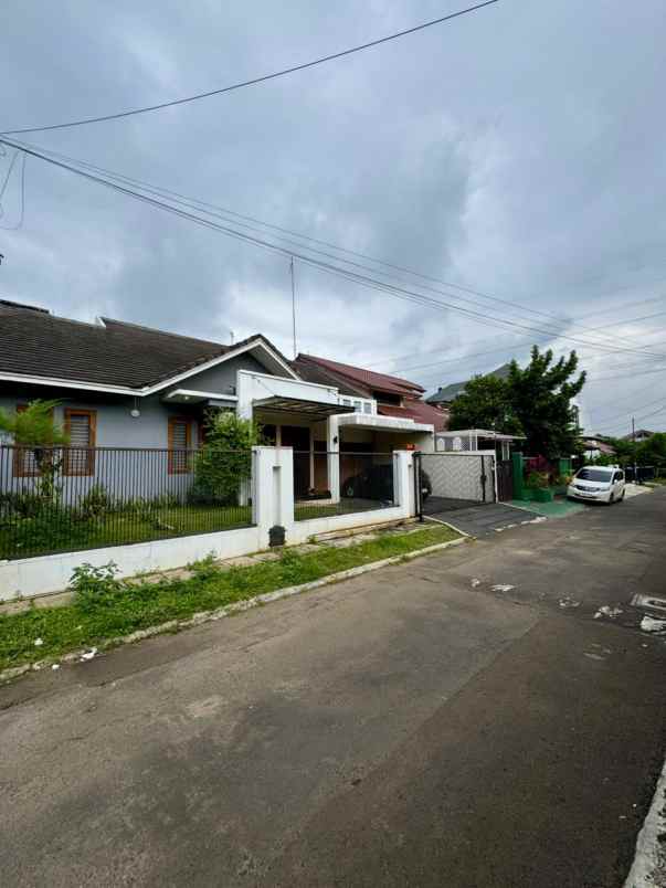 dijual rumah cinere estate blok a