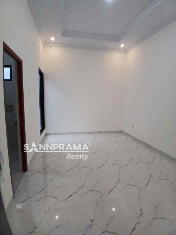 dijual rumah cipedak