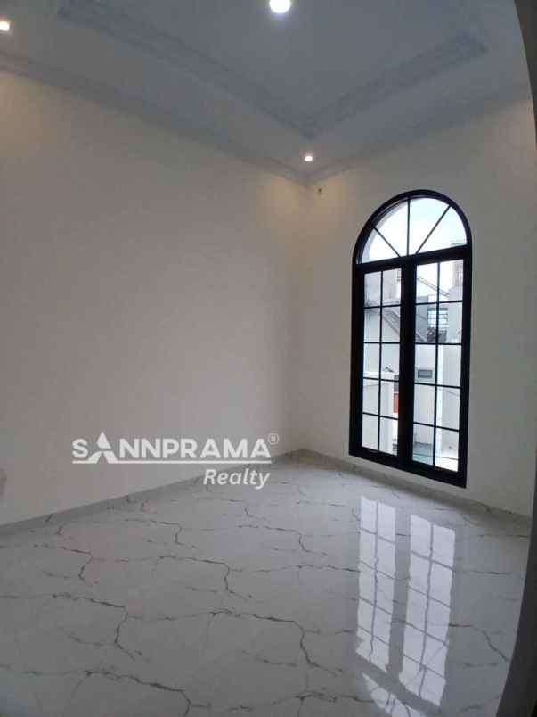 dijual rumah cipedak